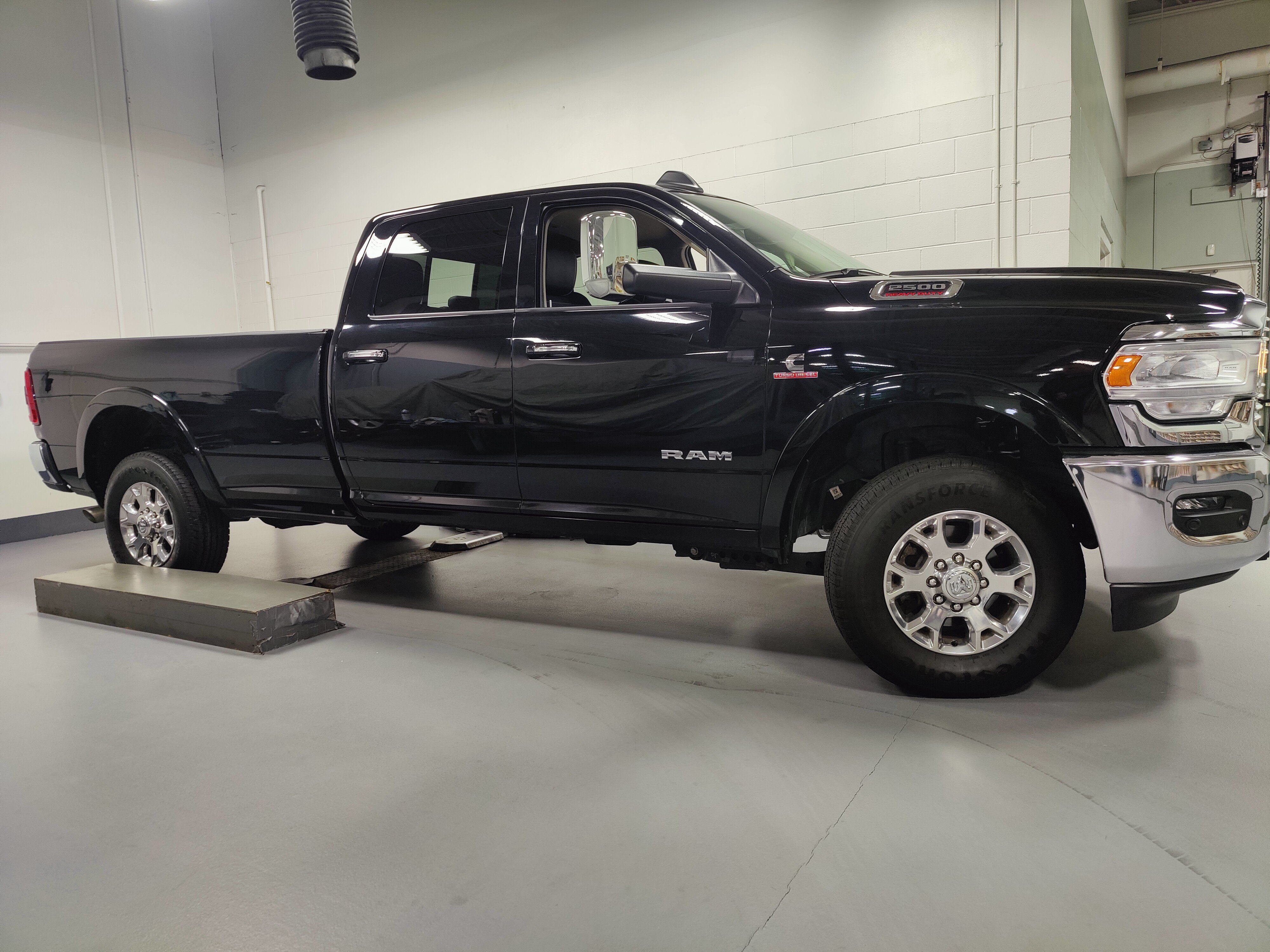 Used 2022 RAM 2500 Laramie AWD/4WD image 4