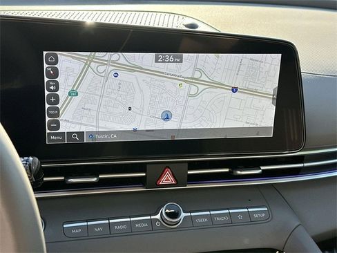 Used 2025 Hyundai Elantra SEL image 13