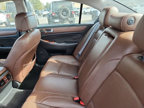 Used 2011 Hyundai Genesis 3.8 w/ Technology Pkg 4 image 17