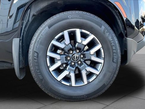 Used 2024 Nissan Frontier SL w/ Technology Package RWD image 10