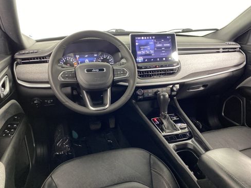 Used 2023 Jeep Compass Latitude AWD/4WD image 18