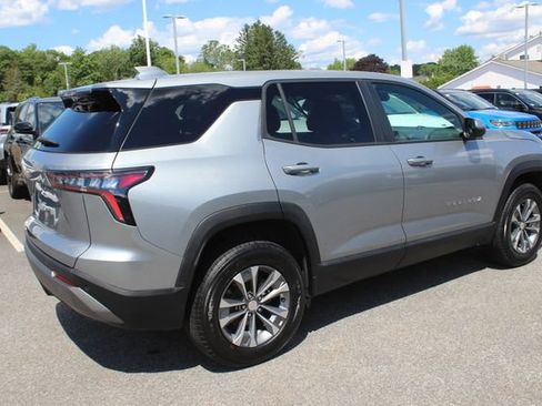 Used 2025 Chevrolet Equinox LT FWD image 28