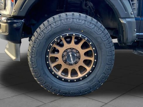 Used 2023 Ford F250 XLT w/ XLT Premium Package AWD/4WD image 11
