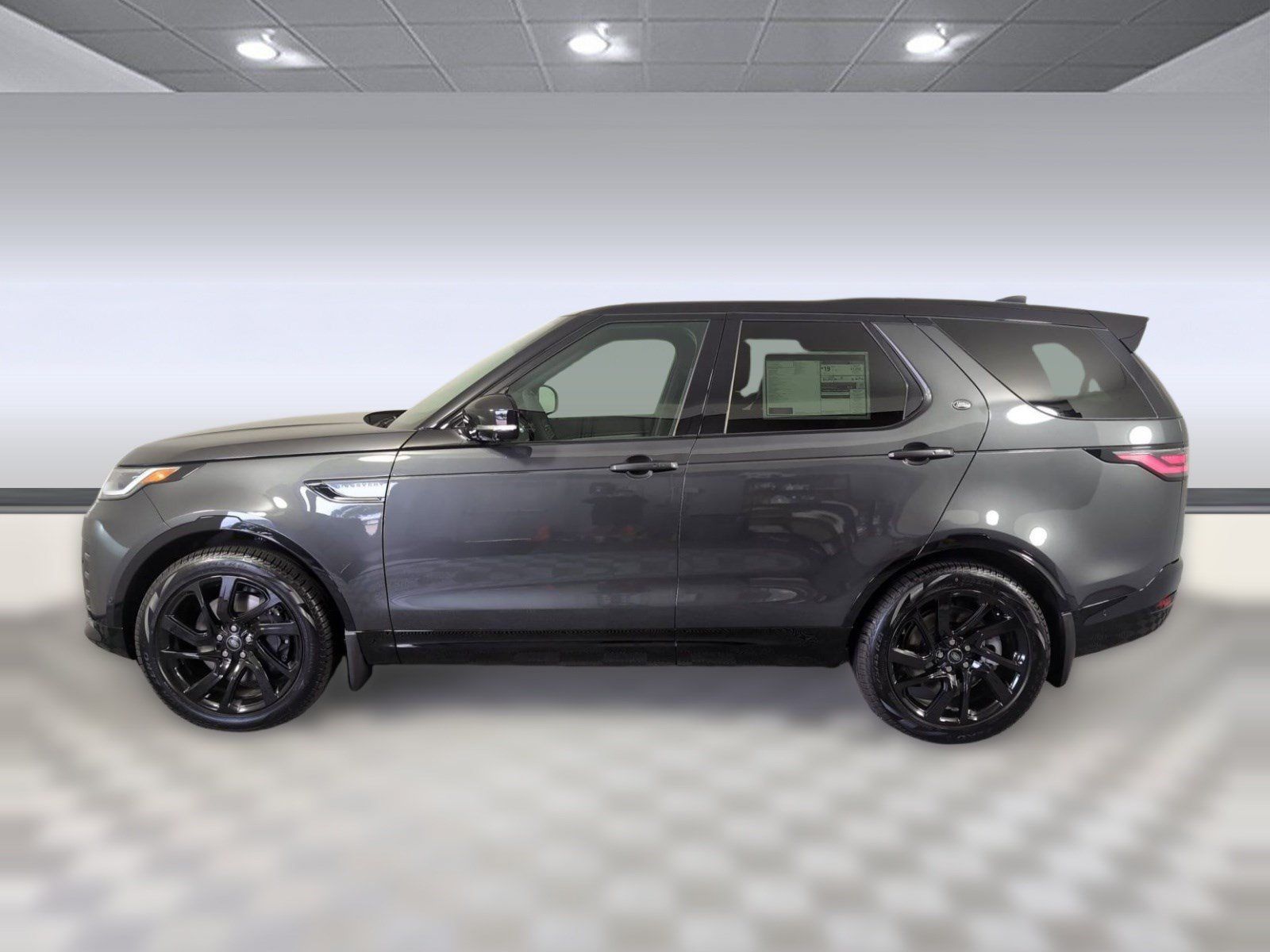 Used 2025 Land Rover Discovery Dynamic SE AWD/4WD image 20