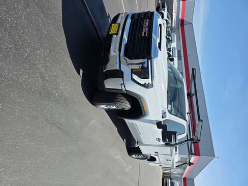 New 2024 GMC Sierra 2500 Pro w/ Convenience Package image 6