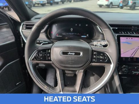 Used 2025 Jeep Grand Cherokee L Overland w/ Luxury Tech Group IV AWD/4WD image 14