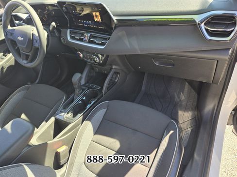 Used 2025 Chevrolet TrailBlazer LT image 19