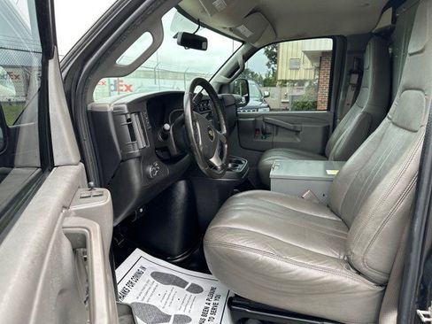 Used 2017 Chevrolet Express 2500 image 16