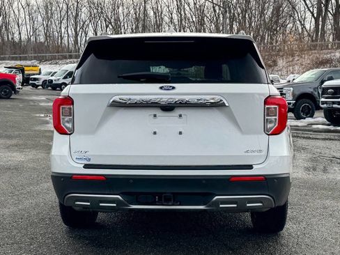 Used 2022 Ford Explorer XLT w/ Equipment Group 202A image 4