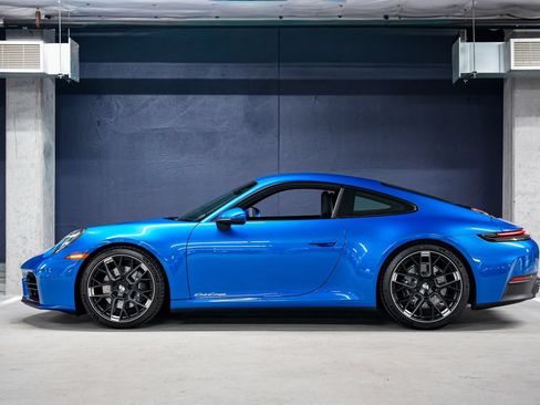 Used 2026 Porsche 911 Carrera T RWD image 8