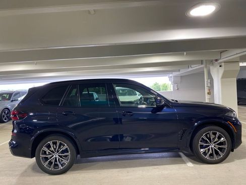 Used 2025 BMW X5 xDrive40i w/ M Sport Package AWD/4WD image 5