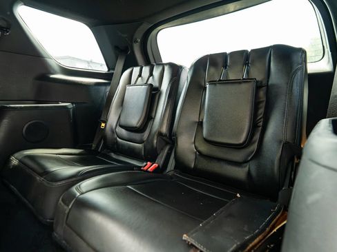 Used 2017 Ford Explorer XLT w/ Equipment Group 202A AWD/4WD image 25