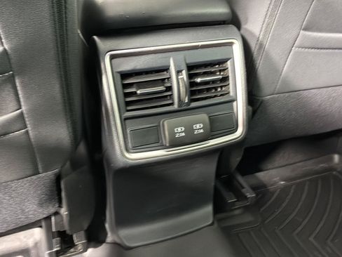 Used 2022 Subaru Forester Premium AWD/4WD image 20