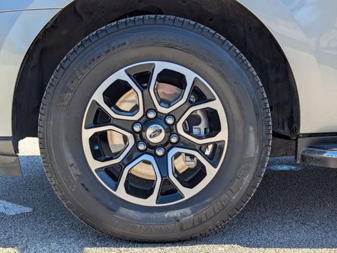 Used 2022 Ford Expedition XLT image 31