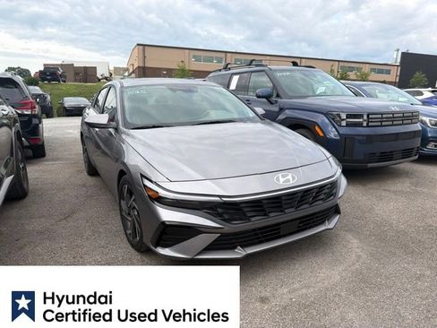 Certified 2025 Hyundai Elantra SEL FWD image 1
