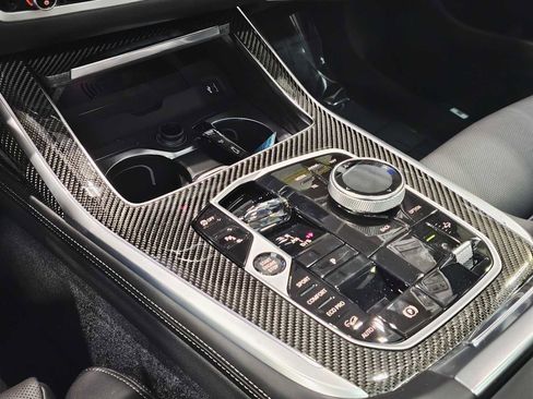 New 2026 BMW X7 M60i image 17