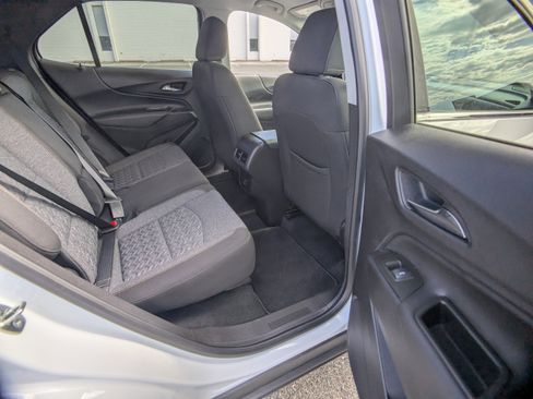 Used 2023 Chevrolet Equinox LT AWD/4WD image 13