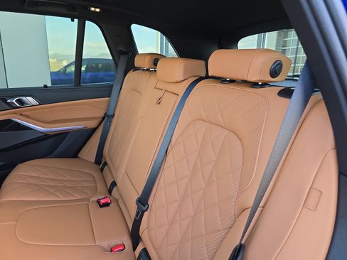 Used 2025 BMW X5 M60i image 15