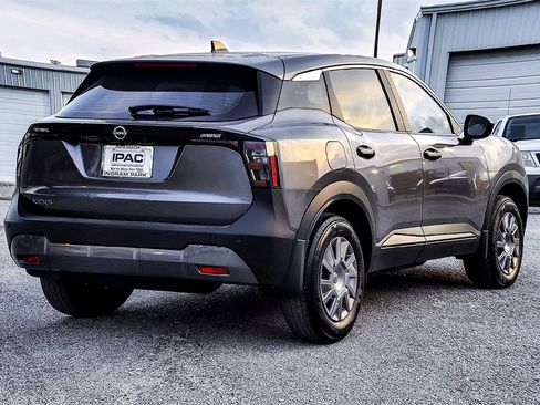 New 2025 Nissan Kicks S image 5