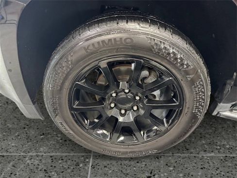 Used 2018 GMC Yukon Denali w/ Open Road Package image 24