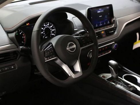 New 2025 Nissan Altima 2.5 SR image 7