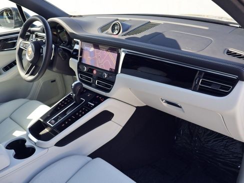 New 2026 Porsche Macan AWD/4WD image 25