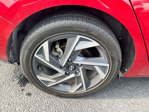Used 2025 Hyundai Elantra SEL FWD image 7