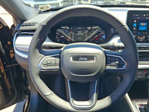Used 2025 Jeep Compass Limited AWD/4WD image 19