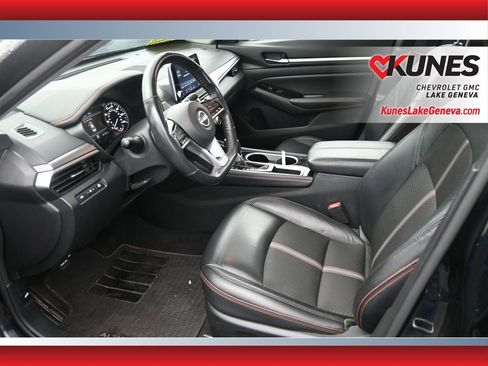 Used 2024 Nissan Altima 2.5 SR FWD image 14