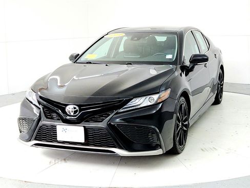 Used 2024 Toyota Camry XSE FWD image 2