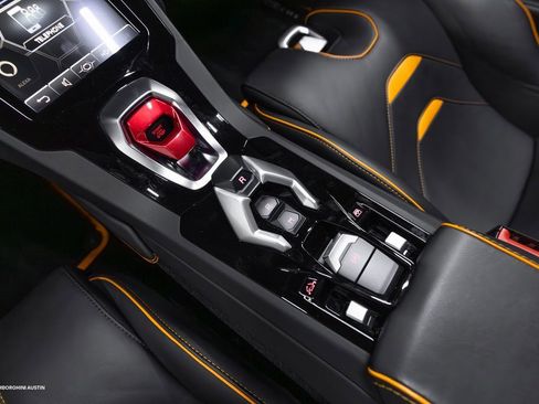 Used 2021 Lamborghini Huracan EVO image 29