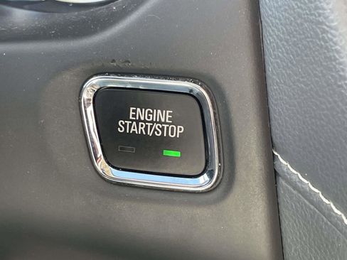 Used 2021 GMC Acadia Denali w/ Denali Technology Package FWD image 14