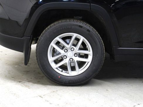 New 2026 Jeep Grand Cherokee Laredo image 33