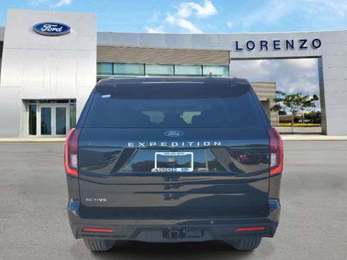 New 2025 Ford Expedition Active image 5