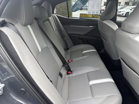 Used 2025 Toyota Camry SE FWD image 10