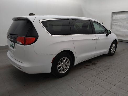 Used 2023 Chrysler Voyager LX FWD image 10