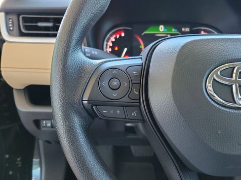 Certified 2025 Toyota RAV4 LE image 17