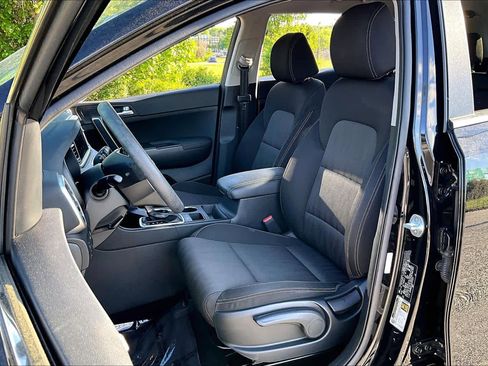 Used 2020 Kia Sportage LX FWD image 12