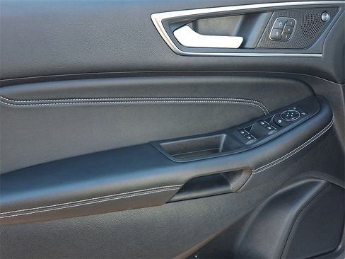 Used 2022 Ford Edge Titanium w/ Class II Trailer Tow Package image 13