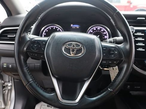 Used 2018 Toyota Camry SE FWD image 18