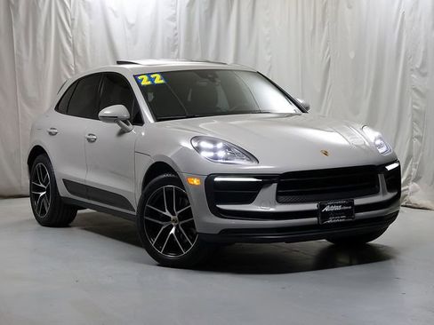 Used 2022 Porsche Macan Base image 1