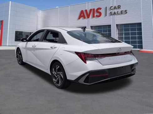 Used 2025 Hyundai Elantra SEL FWD image 9