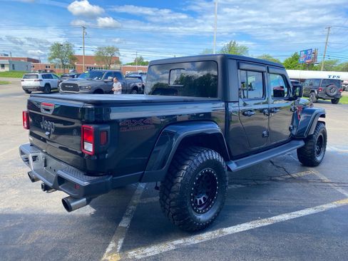Used 2023 Jeep Gladiator Sport AWD/4WD image 5