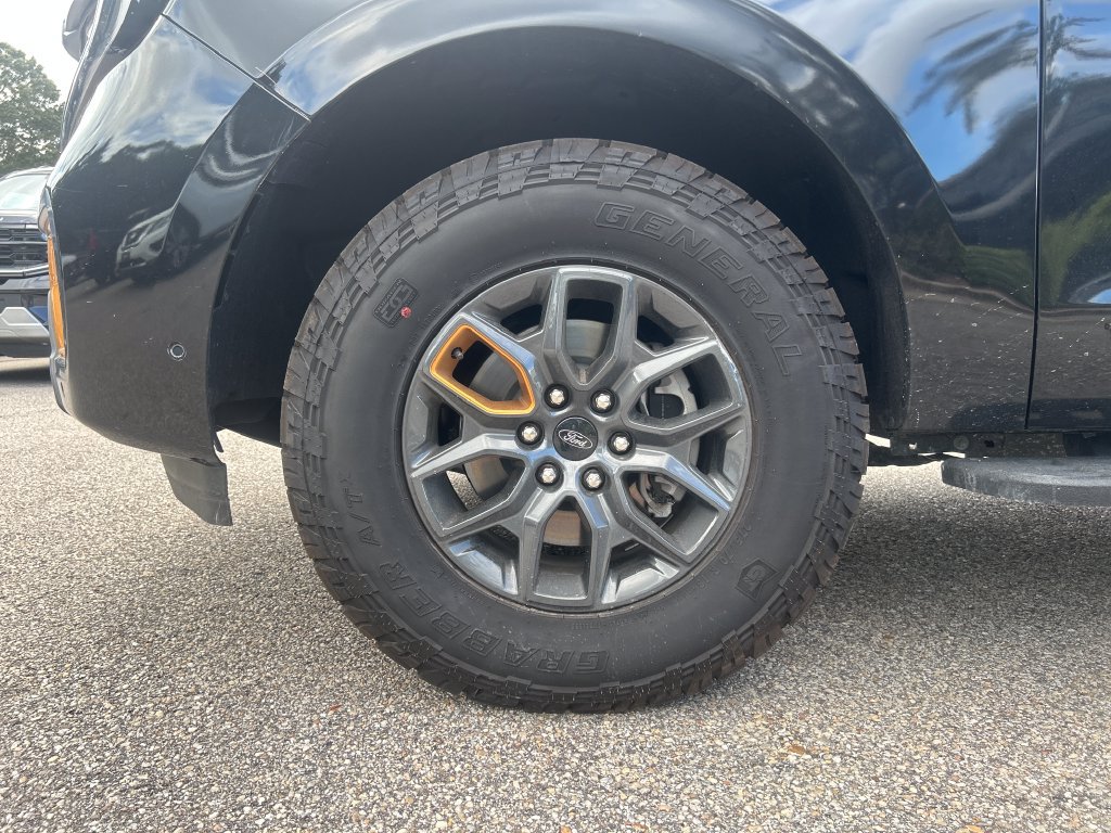 Used 2025 Ford Expedition Tremor AWD/4WD image 7