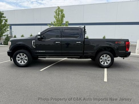 Used 2022 Ford F350 Platinum w/ FX4 Off-Road Package AWD/4WD image 2