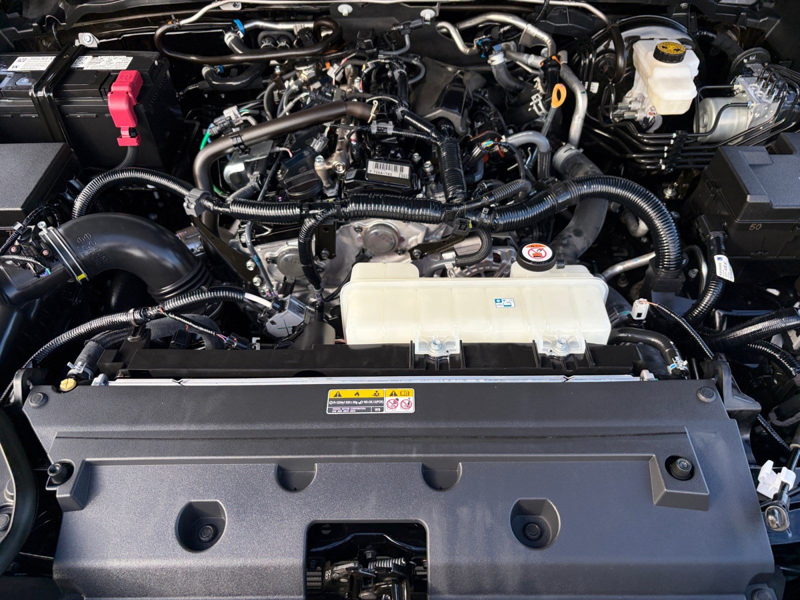 Used 2024 Toyota Tacoma SR5 AWD/4WD image 31