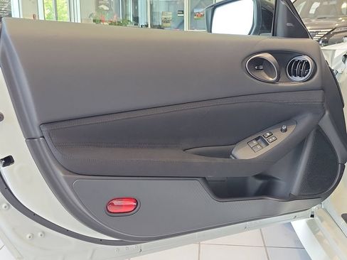 New 2026 Nissan Z Sport w/ Floor Mat Package RWD image 8