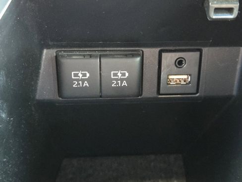 Used 2019 Toyota Avalon XLE w/ Moonroof Package FWD image 17