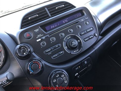 Used 2013 Honda Fit Sport image 15