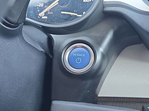 Used 2024 Toyota Sienna XLE FWD image 26